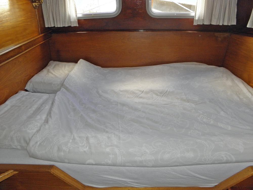 Aft cabin, Accommodation